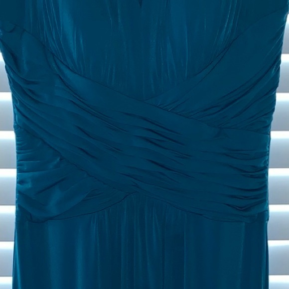 Beautiful dress, perfect for a wedding or picnic! - Picture 4 of 4